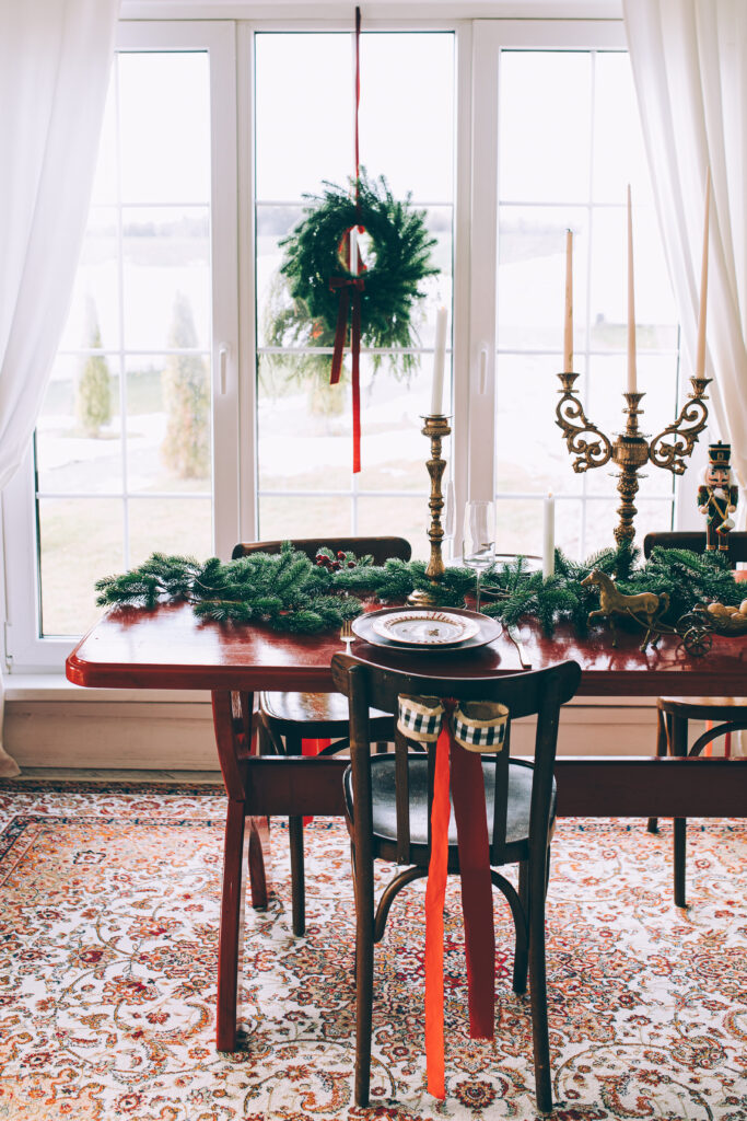 Choosing the Rug Size According to Dining Table