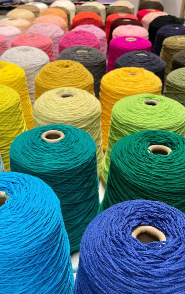 ¿Qué es una alfombra de lana tejida a mano?